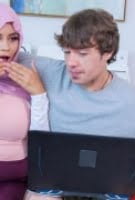 Türbanlı Arkadaşıma Porno İzlettim