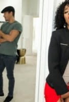 Emlakçı MILF, Nişanlı Müşterisiyle Sikişiyor