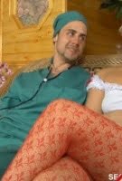 Doktor, Rus Hemşirenin Moralini Düzeltiyor